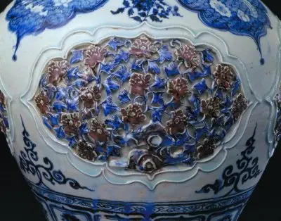 景德镇窑青花釉里红镂雕盖罐 | 故宫陶瓷器藏品
