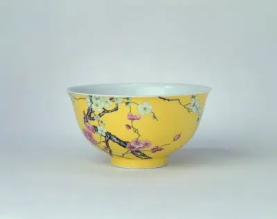 黄地珐琅彩梅花纹碗 | 故宫陶瓷器藏品