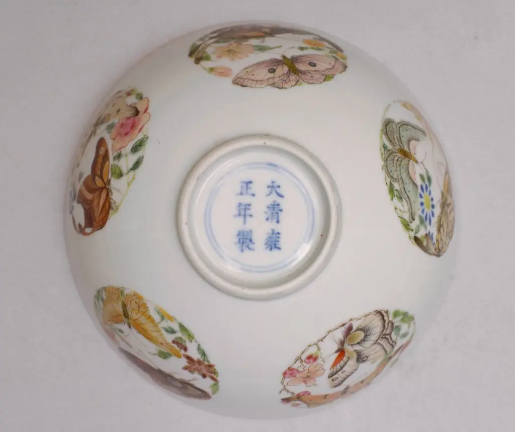 粉彩团蝶纹碗 | 故宫陶瓷器藏品