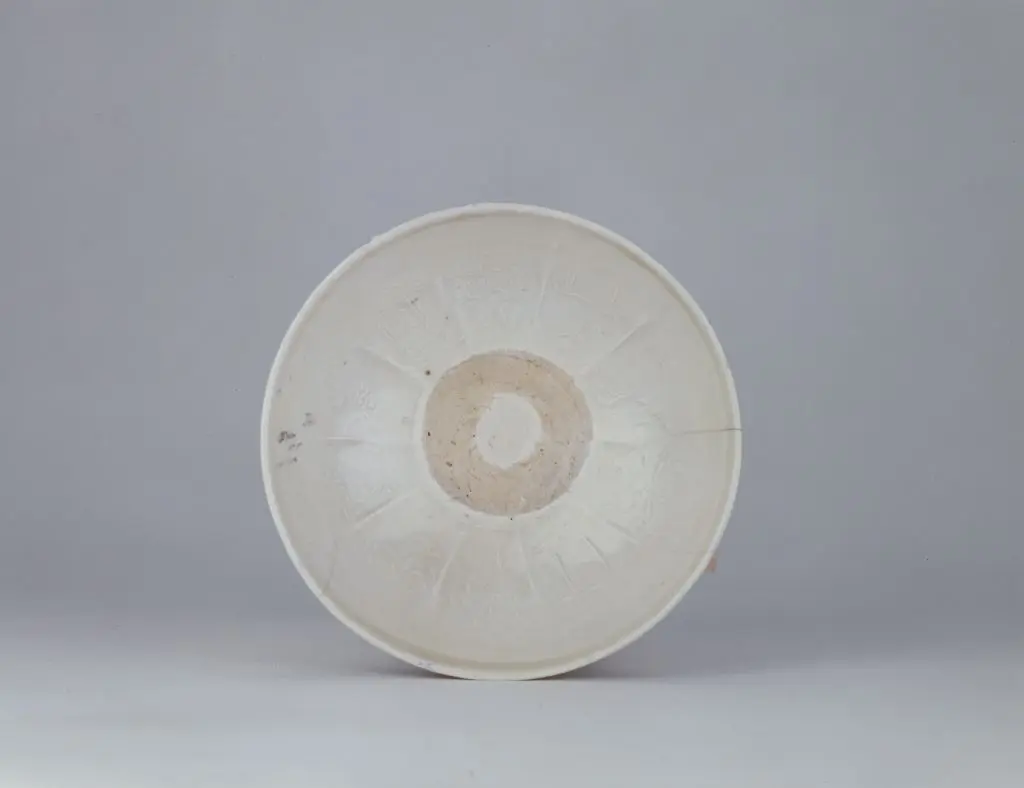 霍县窑白釉凸花带字小碗 | 故宫陶瓷器藏品