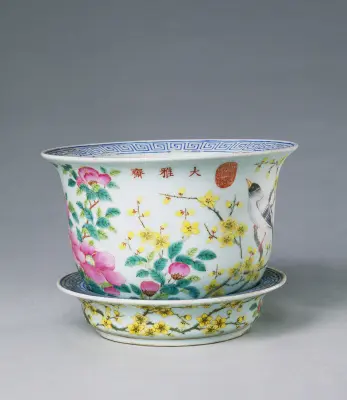 粉彩牡丹梅花花鸟纹圆盆、奁 | 故宫陶瓷器藏品