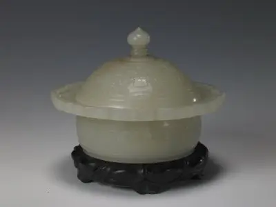 白玉夔龙纹唾盂 | 故宫玉石器藏品