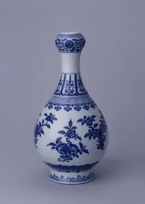 青花折枝花果纹蒜头瓶 | 故宫陶瓷器藏品