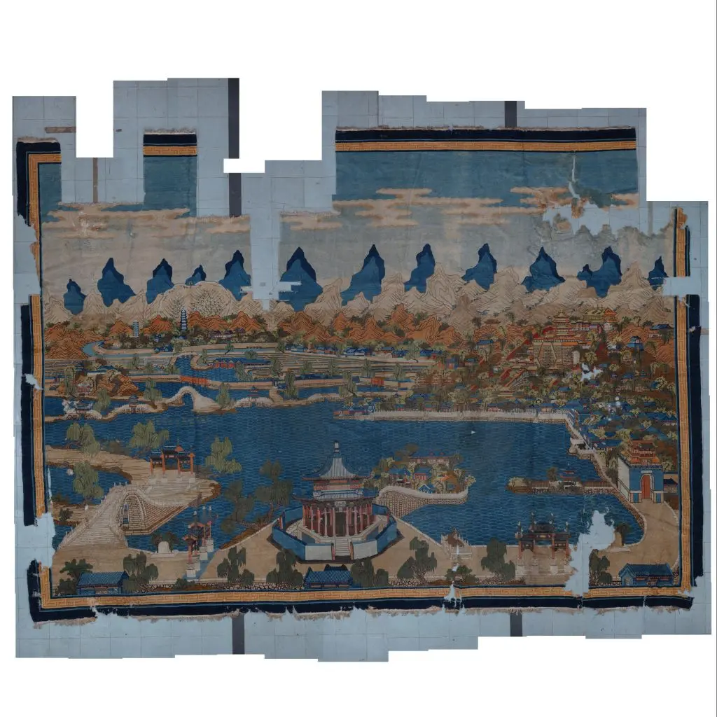 栽绒三彩万寿山景地毯 | 故宫生活器具类藏品