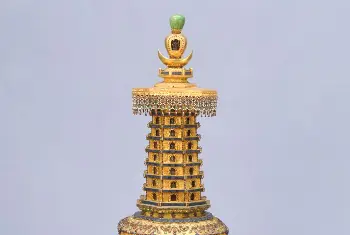 金嵌宝石八角塔 - 故宫金银锡器藏品