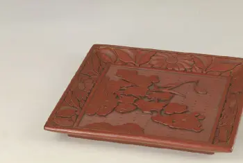 剔红芙蓉翠鸟图方盘 - 故宫漆器藏品