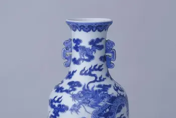 青花云龙纹螭耳瓶 - 故宫陶瓷器藏品