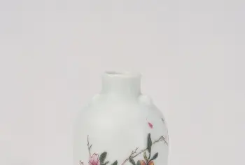 珐琅彩山石花卉纹小瓶 - 故宫陶瓷器藏品