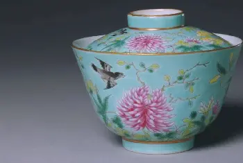 绿地粉彩花鸟纹盖碗 - 故宫陶瓷器藏品