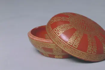 红地金喜字纹盒 - 故宫陶瓷器藏品