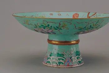 绿地粉彩花鸟纹高足盘 - 故宫陶瓷器藏品