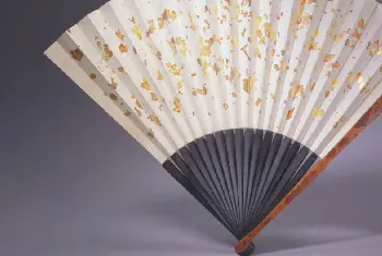 竹股烫花素面折扇 - 故宫生活器具类藏品