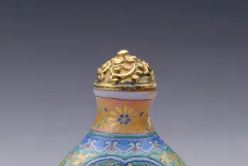 玻璃胎画珐琅花鸟图鼻烟壶 - 故宫生活器具类藏品