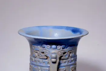 宜兴窑仿古铜纹尊 - 故宫陶瓷器藏品